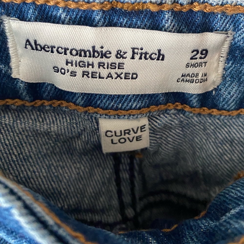 Abercrombie & Fitch Curve Love Medium Wash High Rise 90’s Relaxed Fit Jeans 29S - Picture 3 of 10